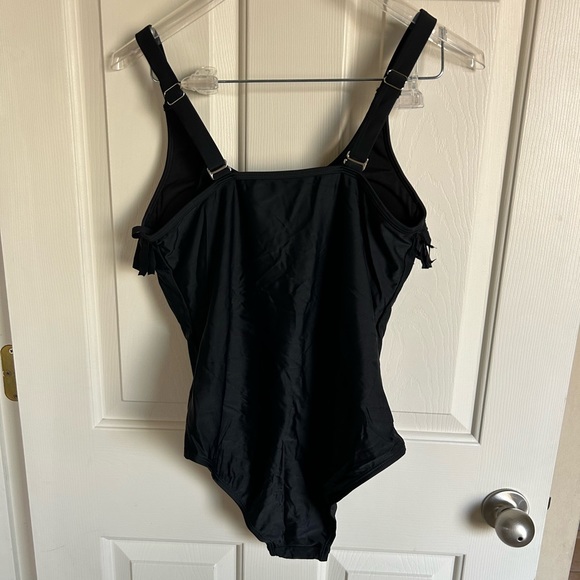 Meet.Curve Fringe Swimsuit - Picture 3 of 3